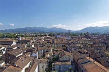 Lucca da sogno: la città delle Mura che incanta il cuore